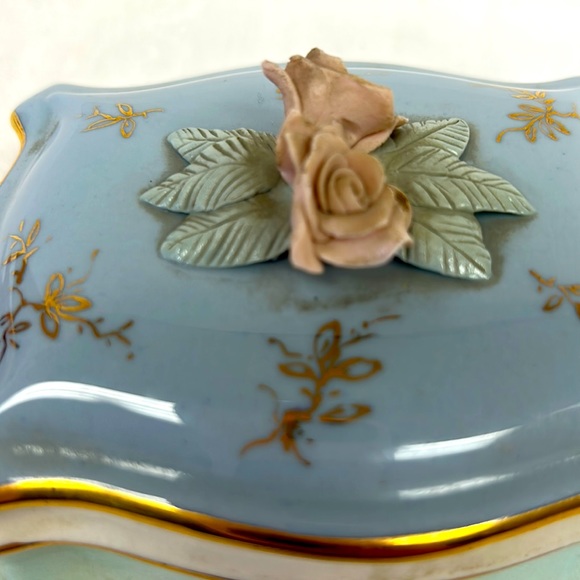Antique bone china French lidded vanity box . - Picture 7 of 10
